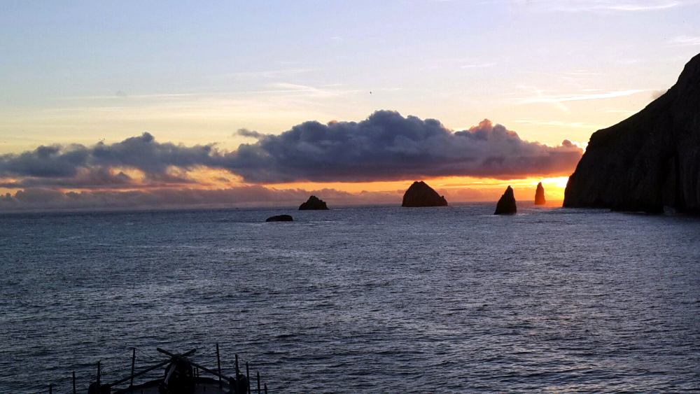 Atardecer_Isla_de_Malpelo_-_Colombia