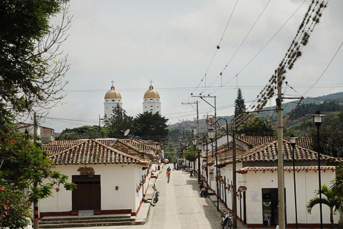 CALLE_DEL_MEDIO