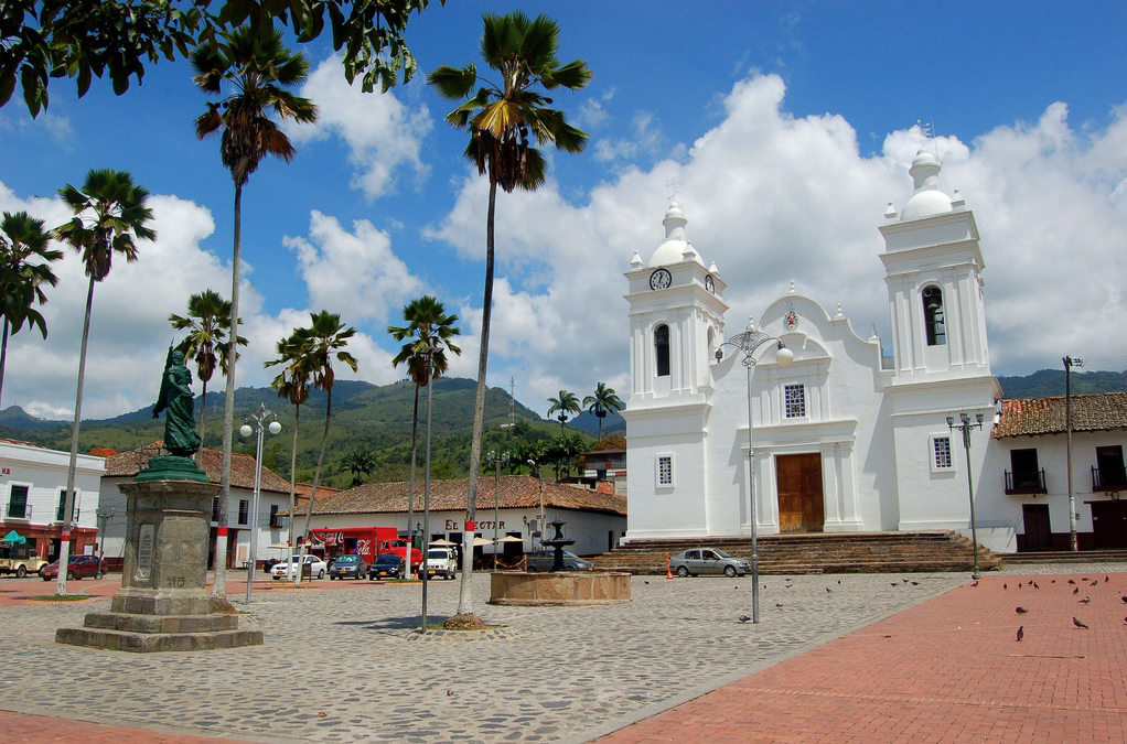 main_square_guaduas_cundinamarca_travel_colombia
